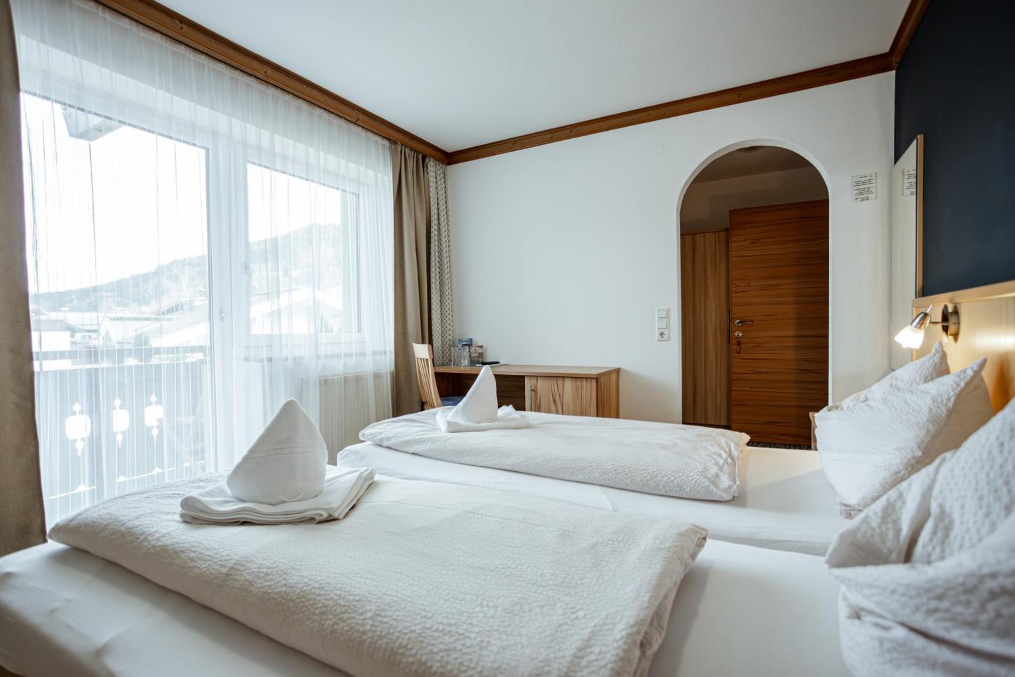 Eschenhof Bed & Breakfast 카프룬 객실 사진